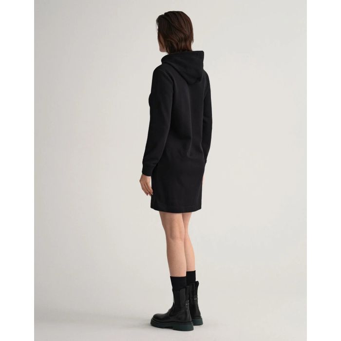 gant-naisten-collegemekko-archive-shield-hoodie-dress-musta-2