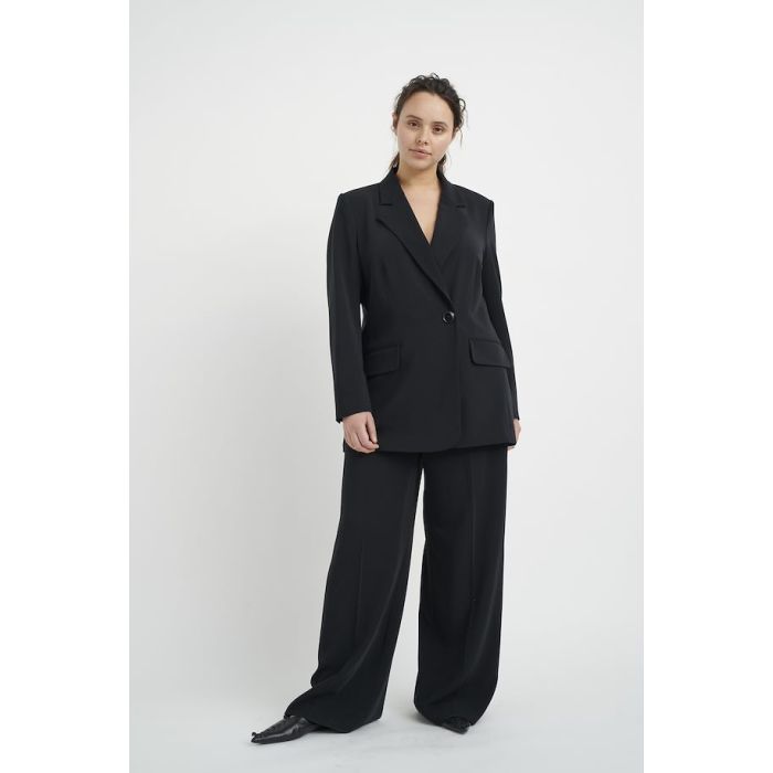 inwear-naisten-bleiseri-adian-blazer-musta-1