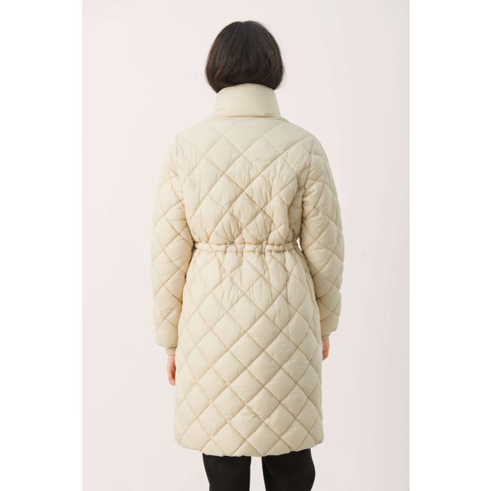 part-two-naisten-toppatakki-chea-quilted-coat-luonnonvalkoinen-2