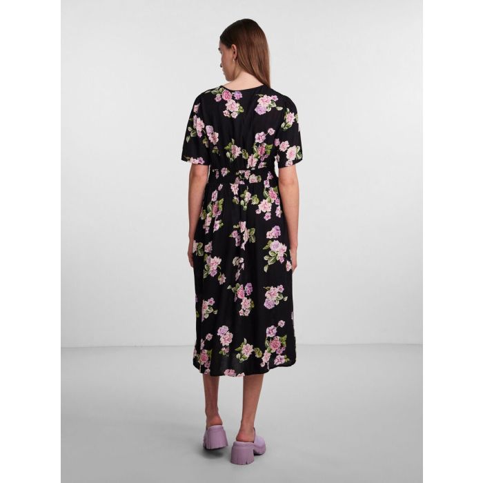 pieces-mekko-pctala-ss-midi-dress-musta-kuosi-2