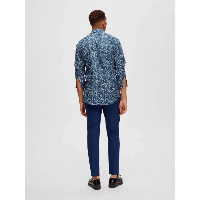 selected-miesten-kauluspaita-ethan-aop-shirt-nos-sininen-kuosi-2