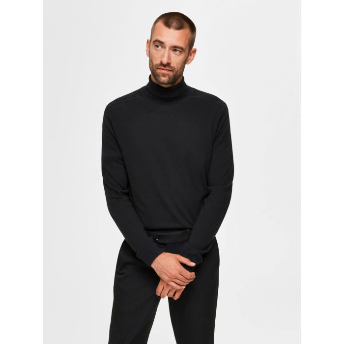 selected-miesten-pooloneule-berg-roll-neck-nos-vtt-musta-1