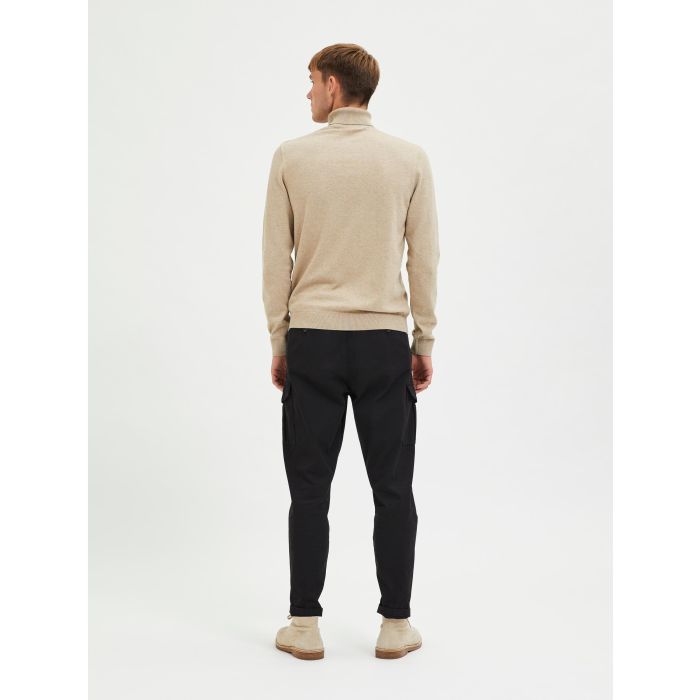 selected-miesten-pooloneule-berg-roll-neck-vaalea-beige-2