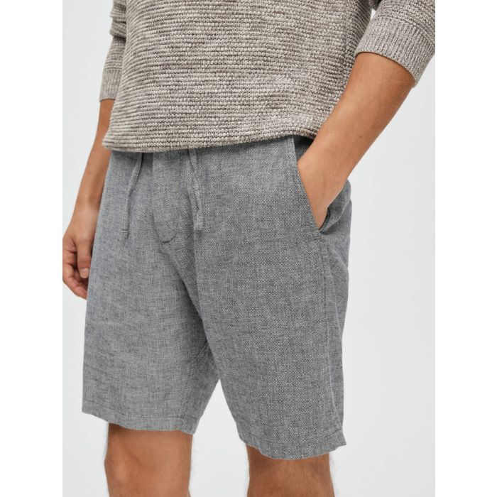 selected-shortsit-comfort-brody-linen-shorts-sininen-kuosi-3