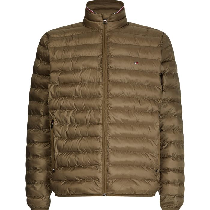 tommy-hilfiger-miesten-kevytvanutakki-core-packable-jacket-nos-armeijanvihrea-1