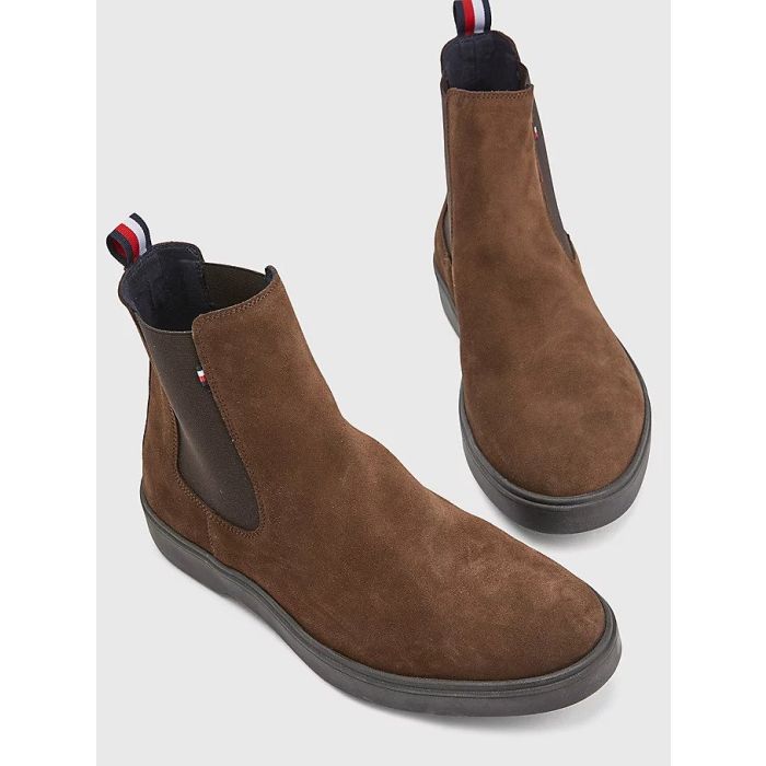 tommy-hilfiger-miesten-nilkkurit-classic-hilfiger-suede-chelsea-tummanruskea-1
