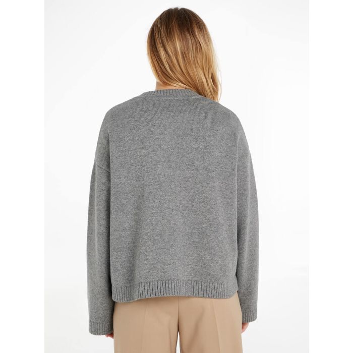 tommy-hilfiger-naisten-neuletakki-oversized-v-nk-cardigan-vaaleanharmaa-2
