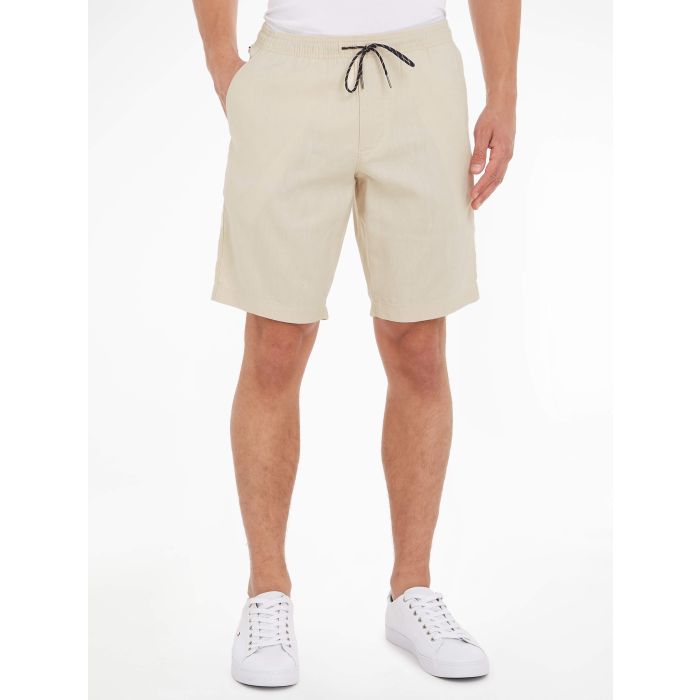 tommy-hilfiger-shortsit-harelm-po-tech-linen-beige-1