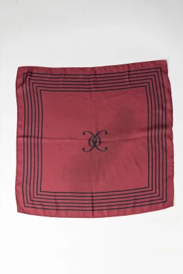 Bow 19 huivi, ELLE SILK SCARF Viininpunainen Kuosi
