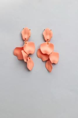 Bow 19 korvakorut, LEAF EARRING Koralli
