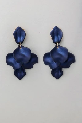 Bow 19 korvakorut, LEAF EARRING PEARL Tummansininen