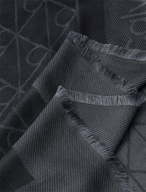 Calvin Klein Accessories naisten huivi, TONAL AOP MODAL LW SQUARE SCARF Musta