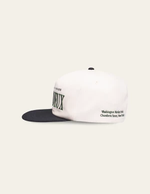 Les Deux miesten lippis, Sporting Goods Cap Luonnonvalkoinen
