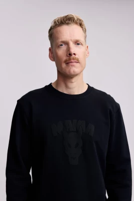 Makia miesten collegepaita, TUOMIOPÄIVÄ SWETSHIRT Musta