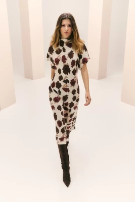 Malina naisten mekko, ALIVA SL SATIN MIDI DRESS Viininpunainen Kuosi
