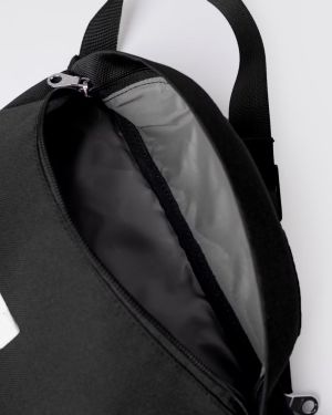 Sandqvist laukku, GROUND CROSSBODY BAG Musta