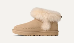 UGG naisten kengät, W CLASSIC ULTRA MINI CHALET Hiekka