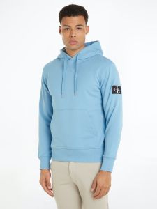 calvin-klein-jeans-miesten-huppari-badge-hoodie-vaaleansininen-1