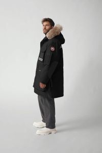 canada-goose-miesten-talvitakki-snow-mantra-musta-2