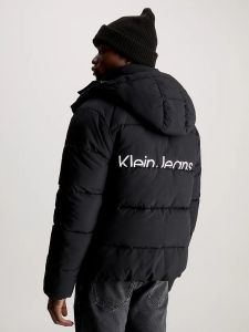 calvin-klein-jeans-miesten-takki-essentials-non-down-logo-jacket-musta-1