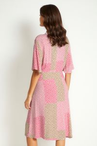 culture-naisten-mekko-tyra-dress-vaaleanpunainen-kuosi-2