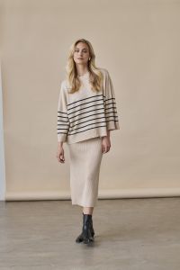 culture-naisten-paita-annemarie-stripe-pullover-raidallinen-beige-1