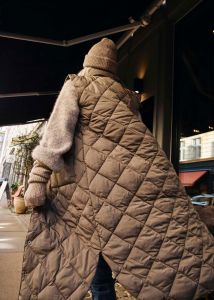 freequent-naisten-vanuliivi-olga-vest-beige-2
