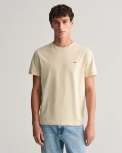 gant-miesten-t-paita-reg-shield-ss-t-shirt-beige-1