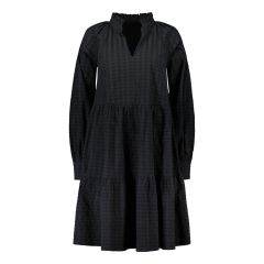 gauhar-naisten-pitkahihainen-mekko-long-sleeve-ruffled-dress-musta-1