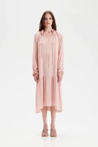 halo-mekko-tundra-midi-dress-nude-1