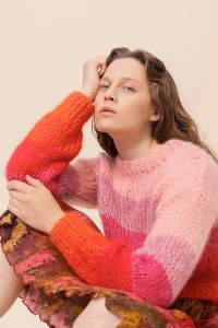 halo-naisten-neule-kajo-handknitted-sweater-raidallinen-vaaleanpunainen-1