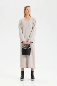 halo-naisten-neulemekko-huurre-boucle-knit-dress-kitti-1
