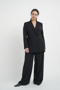 inwear-naisten-bleiseri-adian-blazer-musta-1