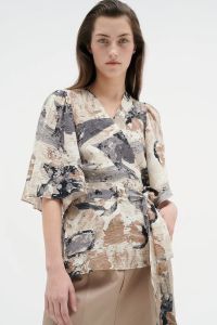 inwear-toppi-elita-wrap-top-beige-kuosi-1