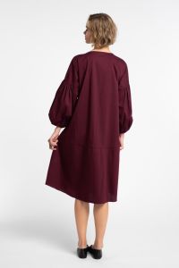 kuusama-naisten-midimekko-belle-dress-110cm-viininpunainen-2