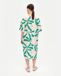 marimekko-naisten-mekko-agnete-floretti-mekko-vihrea-kuosi-2