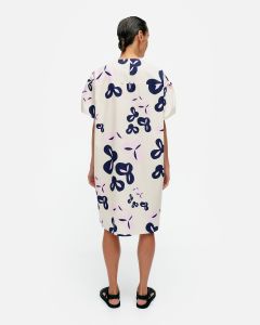 marimekko-naisten-mekko-avomeri-poiminto-valkopohjainen-kuosi-2