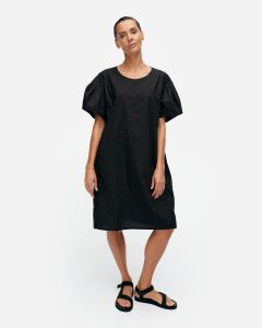 marimekko-naisten-mekko-vuolle-mini-unikko-musta-1