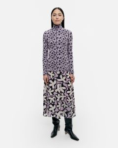 marimekko-naisten-paita-jakala-unikko-musta-kuosi-1