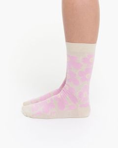 marimekko-naisten-sukat-hieta-unikko-sukat-vaaleanpunainen-kuosi-1