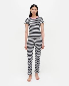marimekko-naisten-t-paita-arnina-slim-tasaraita-t-paita-raidallinen-musta-1