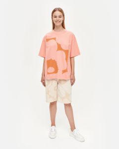 marimekko-naisten-t-paita-kioski-veig-unikko-placement-paita-vaaleanpunainen-kuosi-1