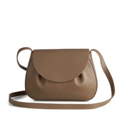 markberg-naisten-nahkalaukku-heather-crossbody-bag-kameli-1