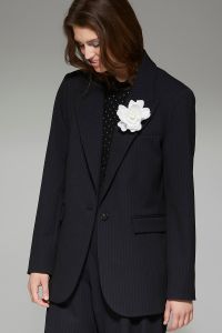 philosophy-blues-original-naisten-raidallinen-bleiseri-monla-brooch-blazer-raidallinen-harmaa-1