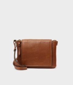 saddler-naisten-olkalaukku-diaz-shoulder-bag-konjakinruskea-1