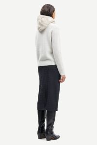 samsoe-and-samsoe-naisten-neuletakki-nor-short-cardigan-7355-luonnonvalkoinen-2