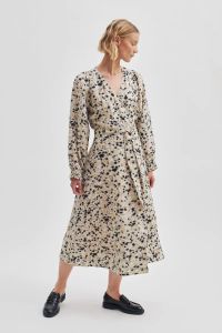 second-female-kietaisumekko-guara-wrap-dress-valkopohjainen-kuosi-1