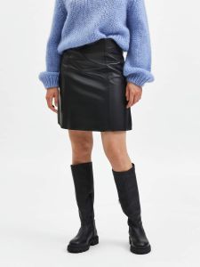 selected-femme-nahkahame-slfnew-ibi-mw-leather-skirt-musta-1