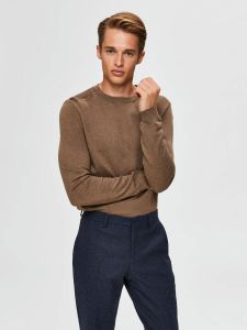 selected-miesten-neule-berg-crew-neck-kaakaonruskea-1
