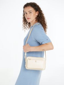 tommy-hilfiger-naisten-laukku-iconic-tommy-camera-bag-luonnonvalkoinen-1